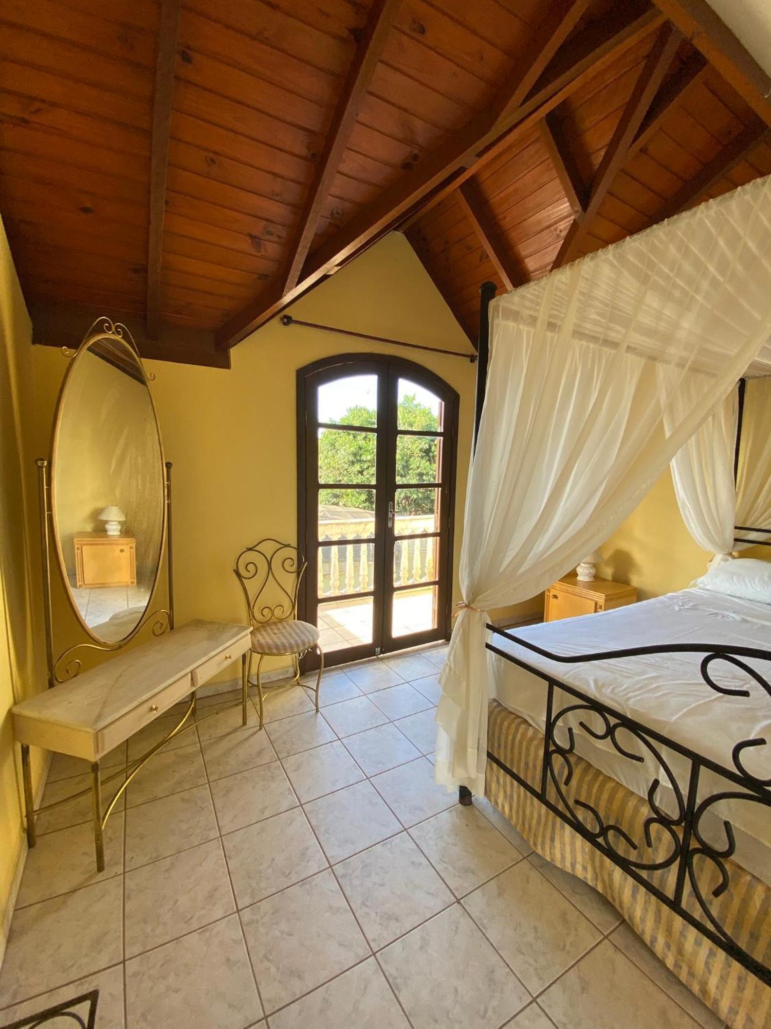 Hotel Velha Corte São José dos Pinhais エクステリア 写真